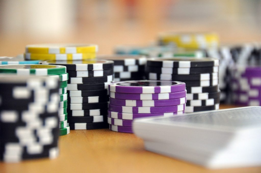 Beginner’s tips on Playing Online Poker